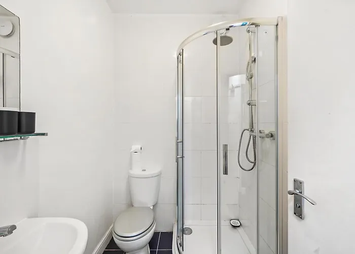 The Stylish Gem - Garden - Sleeps 18 Apartamento