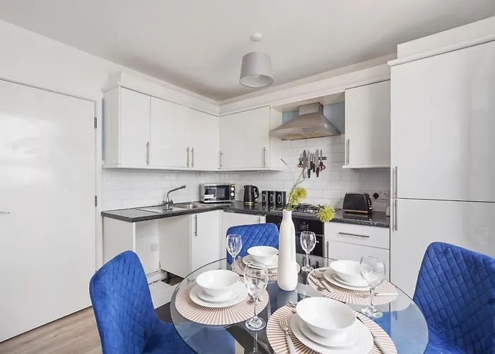 The Stylish Gem - Garden - Sleeps 18 Apartamento *