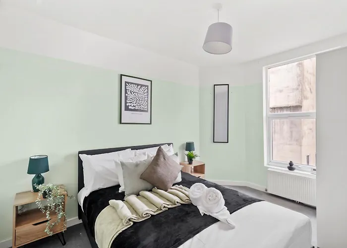 Apartamento The Stylish Gem - Garden - Sleeps 18