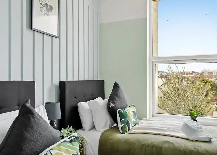 The Stylish Gem - Garden - Sleeps 18 Apartamento Bristol