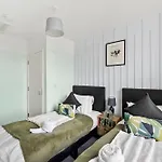 Apartamento The Stylish Gem - Garden - Sleeps 18
