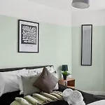 Apartamento The Stylish Gem - Garden - Sleeps 18
