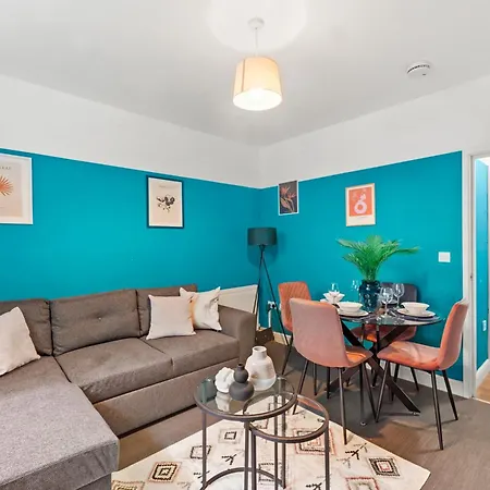 The Stylish Gem - Garden - Sleeps 18 Lejlighed