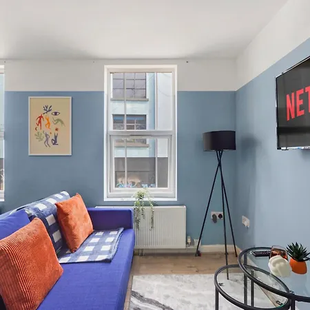 The Stylish Gem - Garden - Sleeps 18 * Bristol
