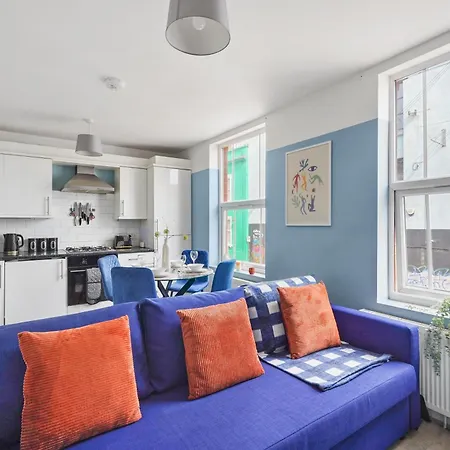 The Stylish Gem - Garden - Sleeps 18 Apartment Bristol