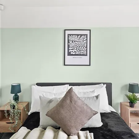 Lejlighed The Stylish Gem - Garden - Sleeps 18 *
