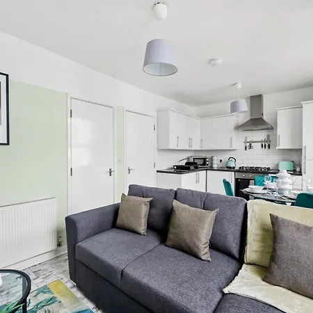 The Stylish Gem - Garden - Sleeps 18 * Bristol