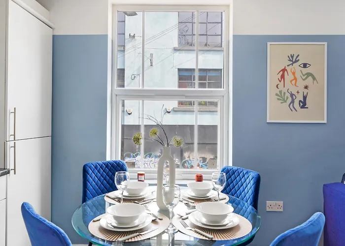 The Stylish Gem - Garden - Sleeps 18 Apartamento