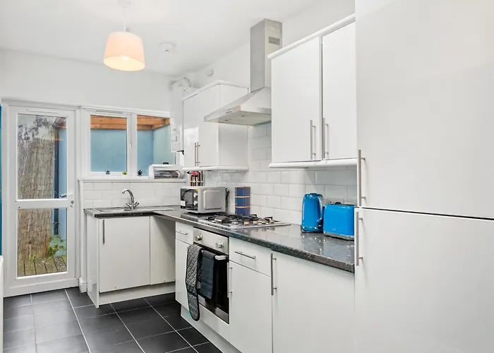 The Stylish Gem - Garden - Sleeps 18 Διαμέρισμα Μπρίστολ