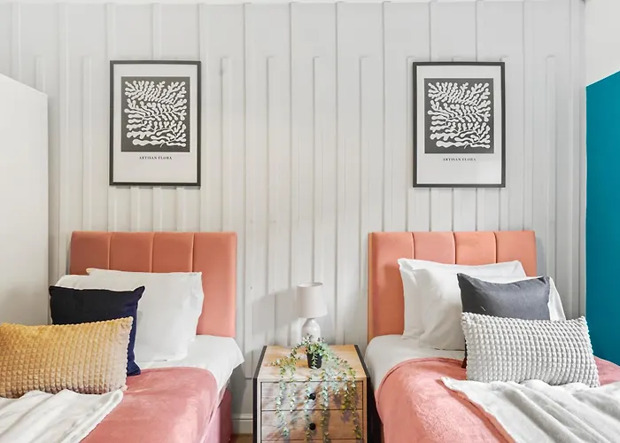 Apartament The Stylish Gem - Garden - Sleeps 18 Bristol