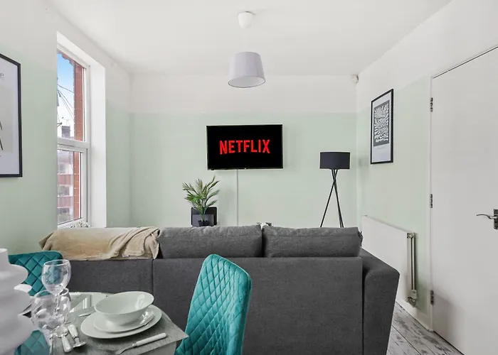 Apartamento The Stylish Gem - Garden - Sleeps 18 Bristol