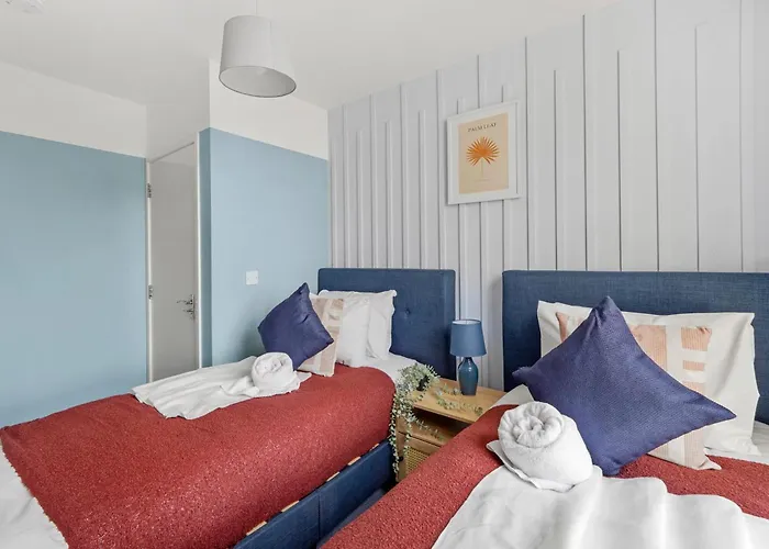 Apartament The Stylish Gem - Garden - Sleeps 18 Bristol