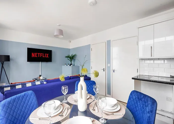 The Stylish Gem - Garden - Sleeps 18 Διαμέρισμα Μπρίστολ