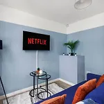 The Stylish Gem - Garden - Sleeps 18