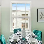 The Stylish Gem - Garden - Sleeps 18 브리스틀