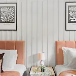 The Stylish Gem - Garden - Sleeps 18 Appartement *
