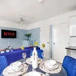 The Stylish Gem - Garden - Sleeps 18 아파트 브리스틀