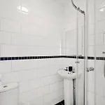 Appartement The Stylish Gem - Garden - Sleeps 18 *