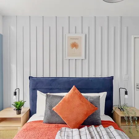 The Stylish Gem - Garden - Sleeps 18 브리스틀